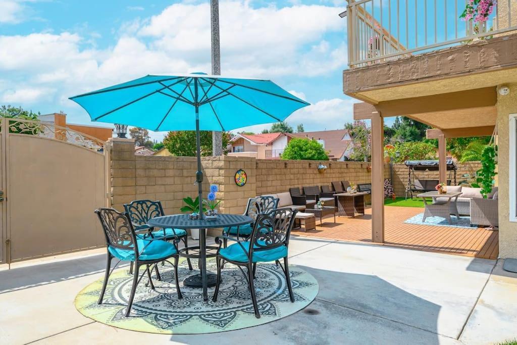 La Sunny House Beautiful Yard 7 Rooms 4 Bathrooms Near Disneyland & Hollywood & Downtown ハシエンダ・ハイツ エクステリア 写真