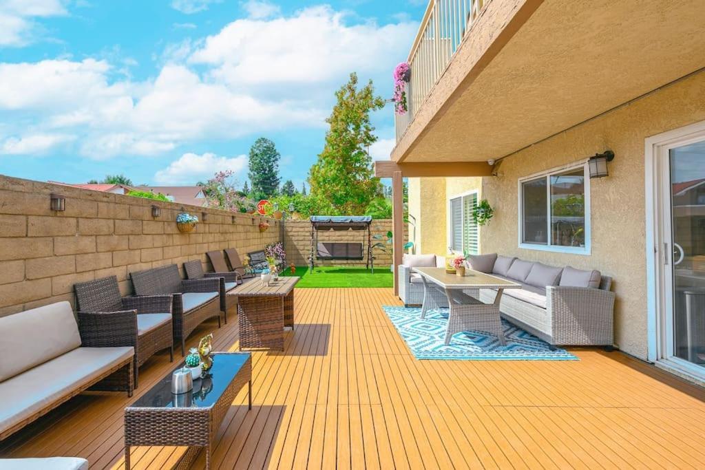 La Sunny House Beautiful Yard 7 Rooms 4 Bathrooms Near Disneyland & Hollywood & Downtown ハシエンダ・ハイツ エクステリア 写真
